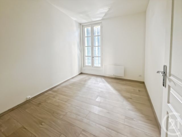 Appartement Duplex à louer - 3 pièces - 69.04 m2 - PEZENAS - 34 - LANGUEDOC-ROUSSILLON - Century 21 Via Domitia