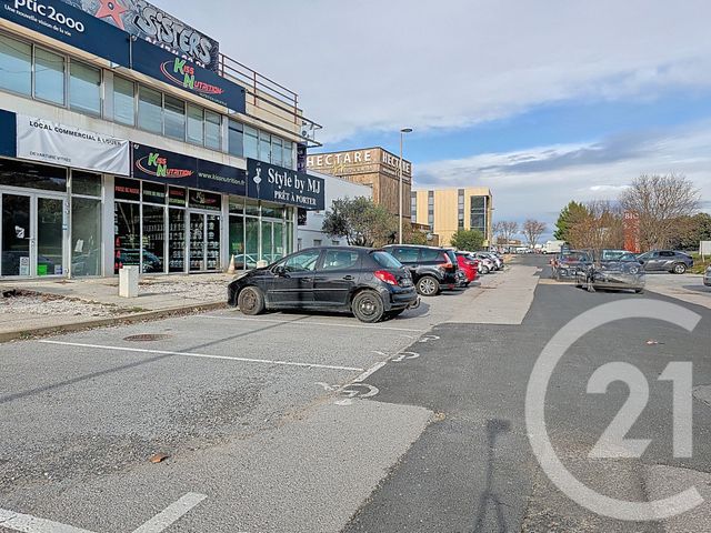 commerce à louer - 100.25 m2 - VENDARGUES - 34 - LANGUEDOC-ROUSSILLON - Century 21 Via Domitia