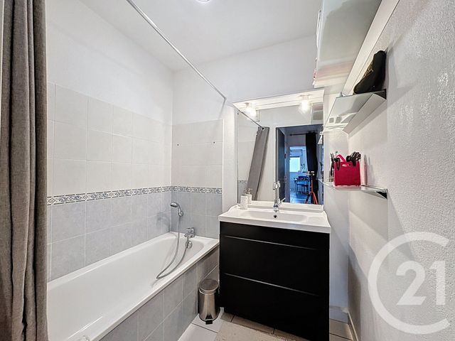 Appartement F3 à vendre - 3 pièces - 65.48 m2 - MONTPELLIER - 34 - LANGUEDOC-ROUSSILLON - Century 21 Via Domitia